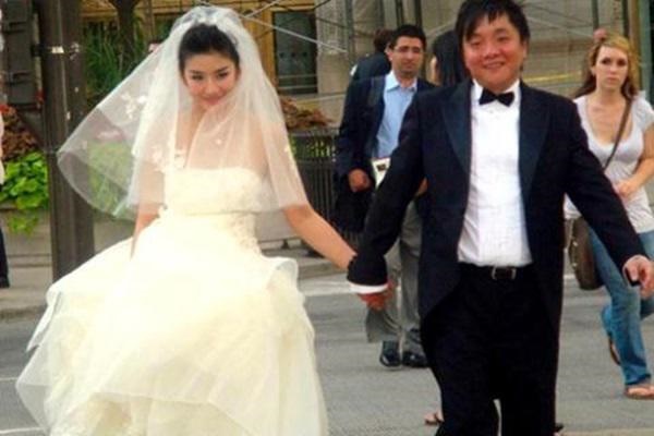 Huỳnh Dịch - Tội đồ phá hoại tình yêu của Triệu Vy, bóng gió Én nhỏ không chồng mà chửa-14