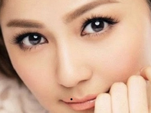 Chỉ tận nơi 6 nốt ruồi phú quý ẩn giấu trên TẤM LƯNG ngọc ngà của phụ nữ, chớ dại mà xóa bỏ-3