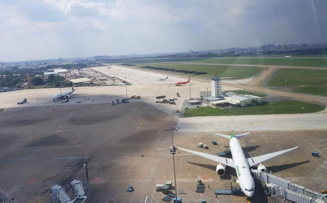 Một thanh niên trần truồng xâm nhập trái phép sân bay Tân Sơn Nhất-1