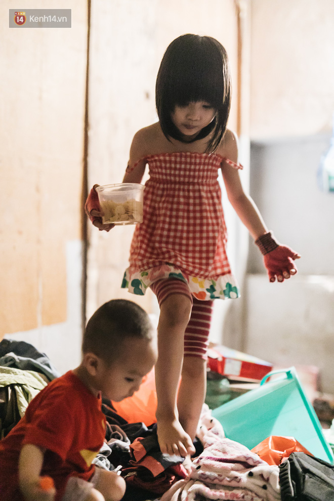 Bất ngờ nổi tiếng sau 1 đêm, bé gái 6 tuổi phối đồ chất ở Hà Nội trở về những ngày lang thang bán hàng rong cùng mẹ-6