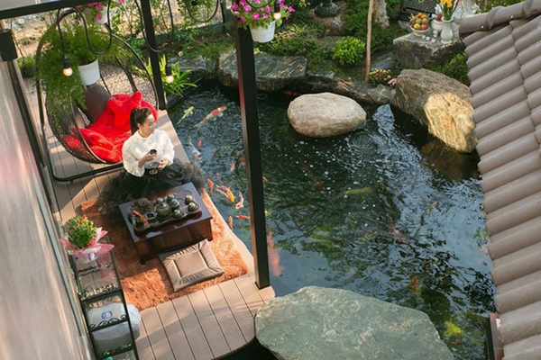 Ngắm biệt thự triệu đô bình yên với khu vườn rực rỡ sắc hoa cùng hồ cá Koi của Nhật Kim Anh giữa lòng Sài Gòn-7