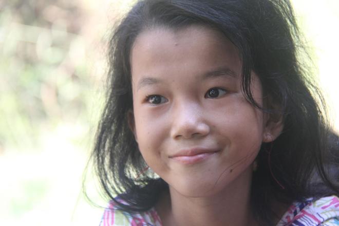 Mẹ khờ khạo sinh 2 con gái đều không biết bố là ai, nhìn bé út bao người xót xa-5