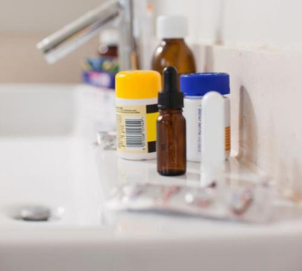 10 đồ vật tuyệt đối không để trong nhà tắm, cái thứ 4 nhà nào cũng mắc-1