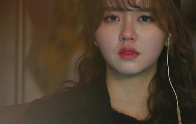 Đi làm về bắt gặp chồng đang chở bồ nhí trên phố, vợ không đánh ghen mà phóng lên nhắc một câu khiến anh ta tái mặt-1