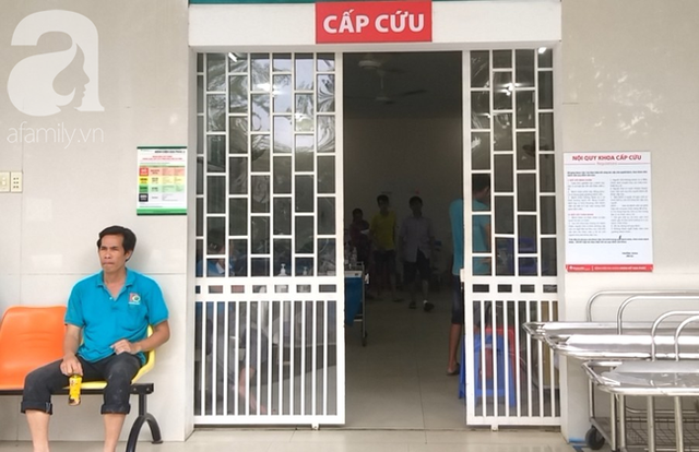 Bé trai 20 ngày tuổi bị bỏ rơi ngoài nghĩa địa, khóc ngất vì đói bụng nhiều giờ liền-2