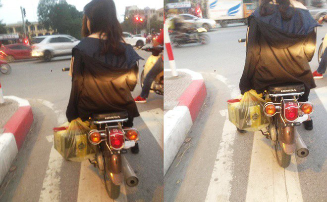 Đăng bức ảnh 2 cô gái cầm túi bánh kem cùng thẻ hương, người chụp cảnh báo: Này đừng cười-1