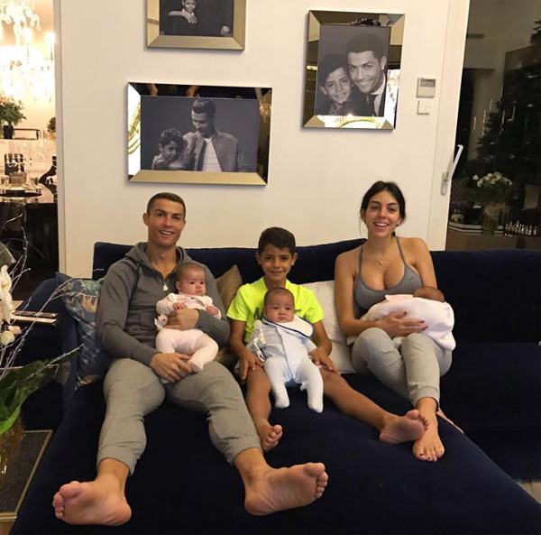 Ronaldo gặp tiếng sét ái tình như thế nào?-3