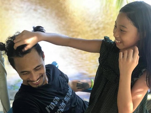 Bà xã đi chơi với hội bạn về muộn, Phạm Anh Khoa ở nhà vẫn lo tươm tất chuyện con cái-9