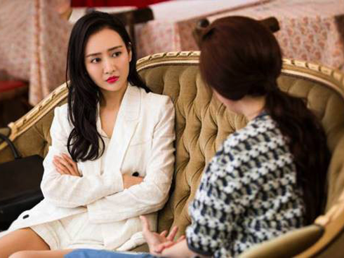 Vợ mất tích đúng đêm tân hôn, chồng đi tìm thấy cảnh vợ ngồi uống rượu với người yêu cũ, câu chuyện đằng sau còn kinh khủng hơn