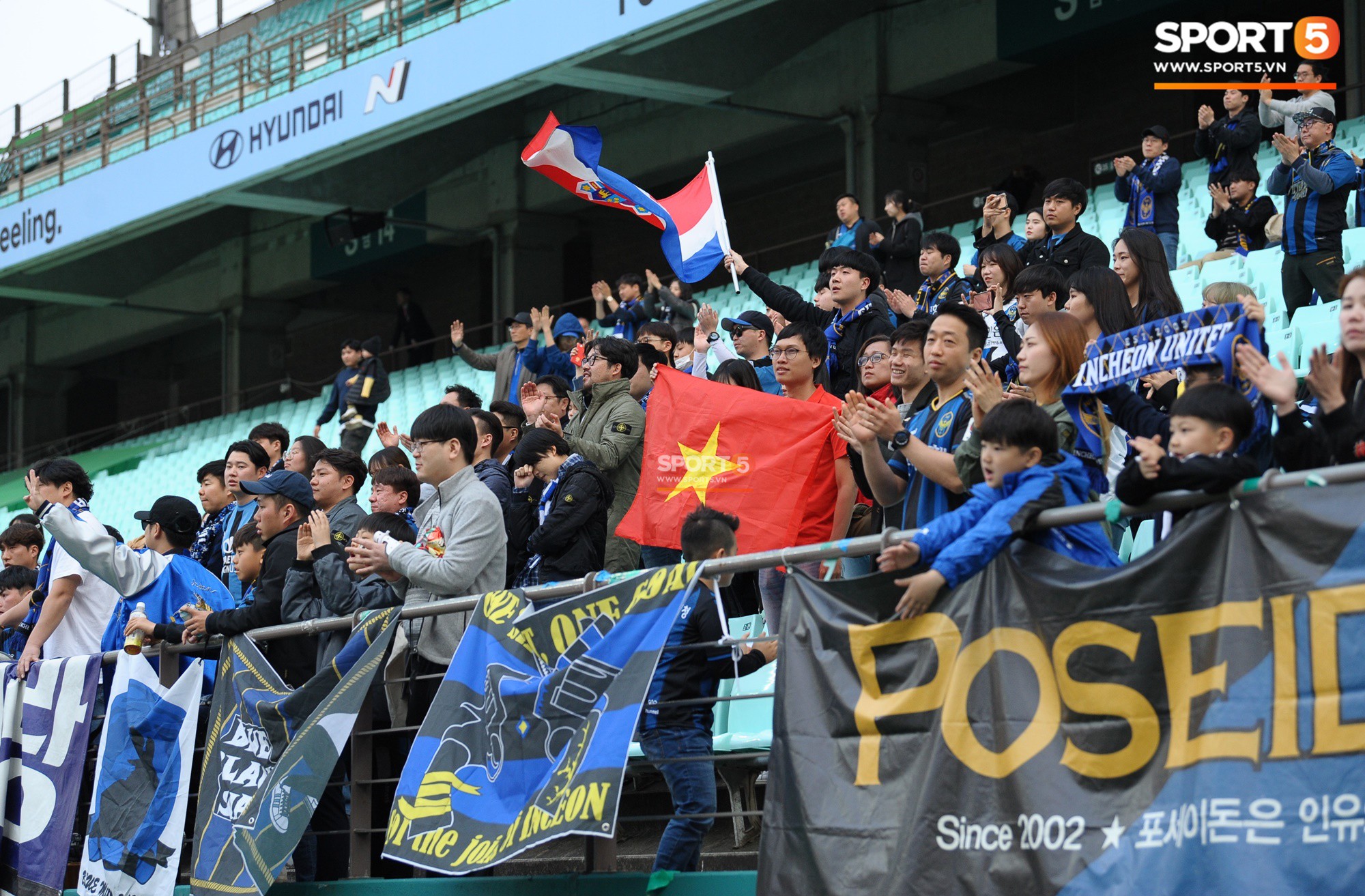 Công Phượng có hành động đẹp với đồng đội trong ngày Incheon United thua trận-12