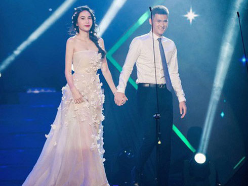 Cuộc sống hôn nhân bình yên đáng mơ ước của dàn mỹ nhân đình đám Vbiz: An nhàn, không xô bồ, được ông xã cưng chiều hết mực!-24