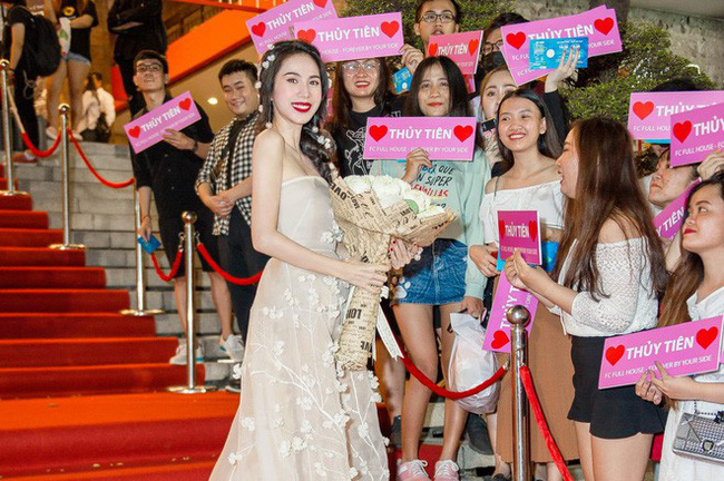 Ít xuất hiện trước công chúng, cuộc sống của vợ chồng Thủy Tiên - Công Vinh ra sao?-2