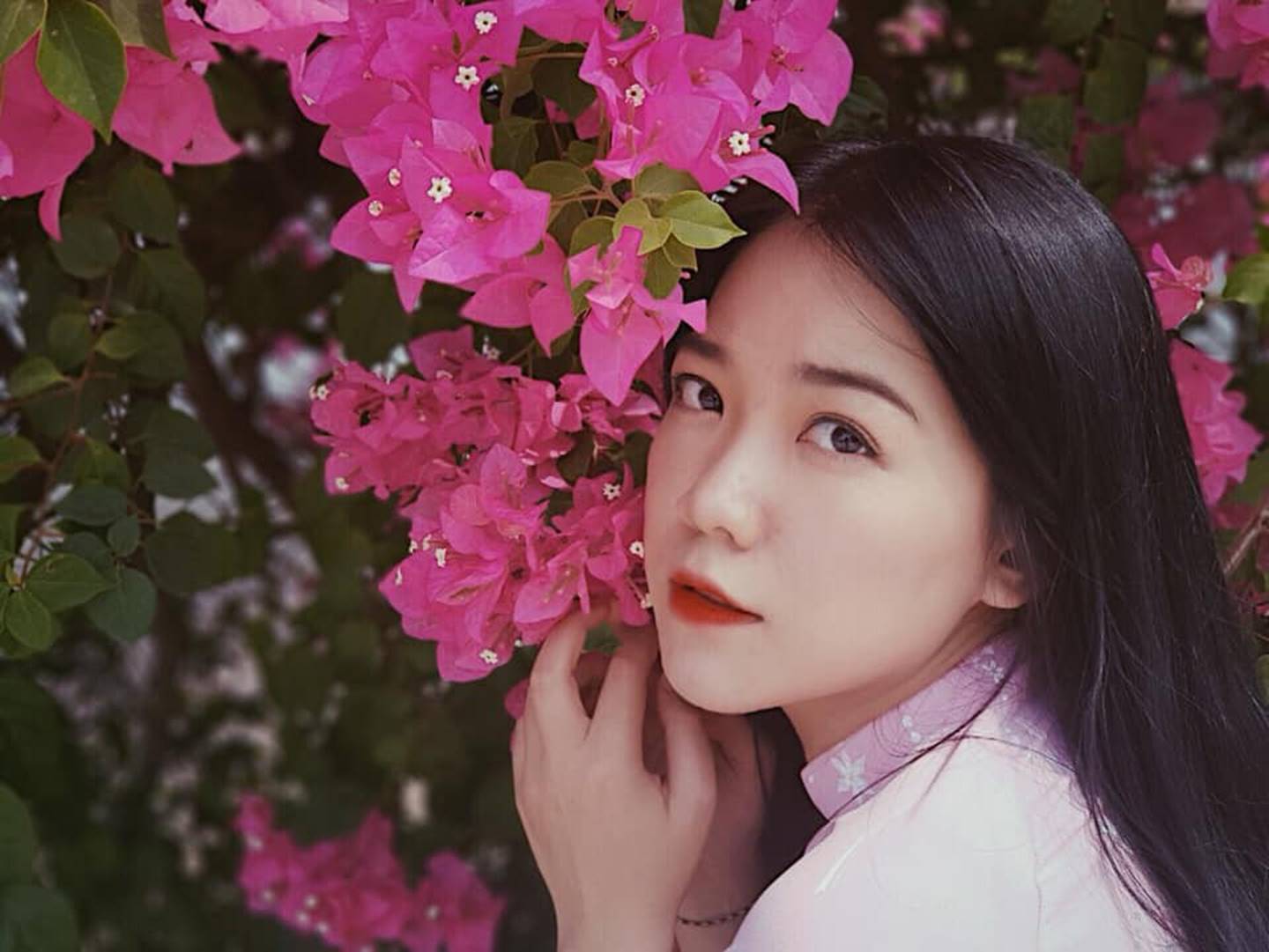 Chọn áo dài hồng làm đồng phục, nữ sinh trường Đại học này đang gây sốt bởi vì quá duyên dáng!-9
