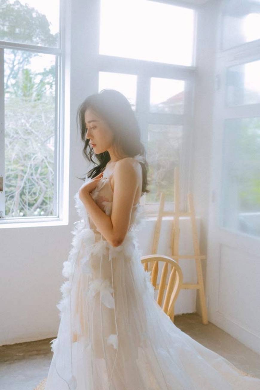 Phương Oanh - Lan Phương đọ nhan sắc trong loạt ảnh mơ màng, nữ tính-2