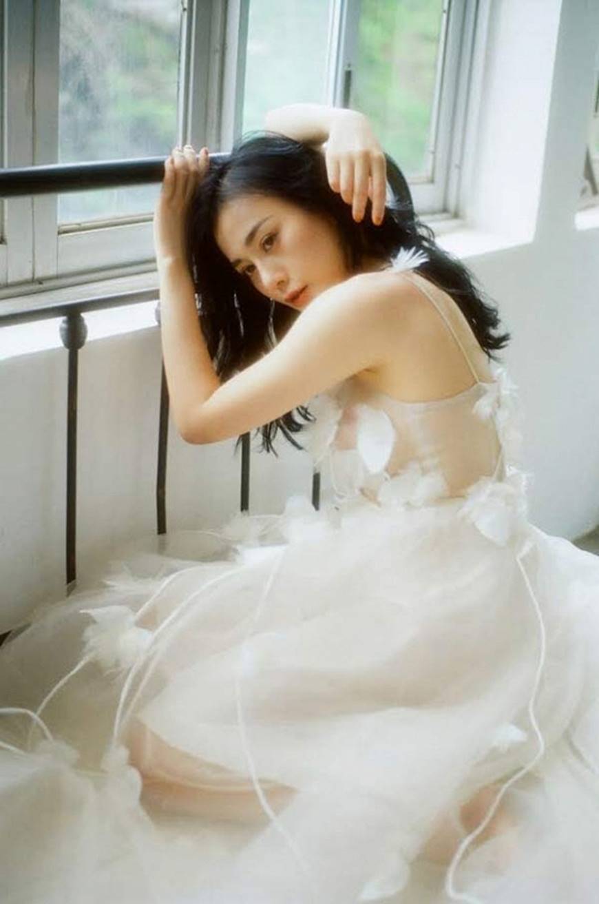 Phương Oanh - Lan Phương đọ nhan sắc trong loạt ảnh mơ màng, nữ tính-4
