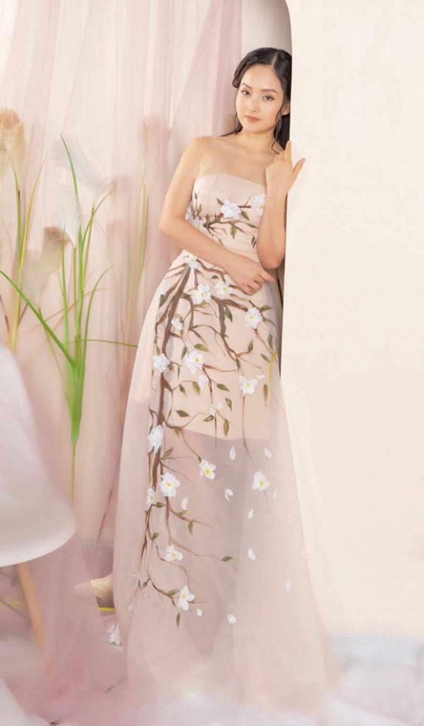 Phương Oanh - Lan Phương đọ nhan sắc trong loạt ảnh mơ màng, nữ tính-7