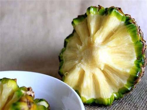 Cư dân mạng bày cách ăn dứa kiểu mới, chị em không cần phải tốn công gọt vỏ nữa-2