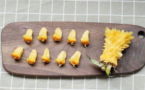 Cư dân mạng bày cách ăn dứa kiểu mới, chị em không cần phải tốn công gọt vỏ nữa-4