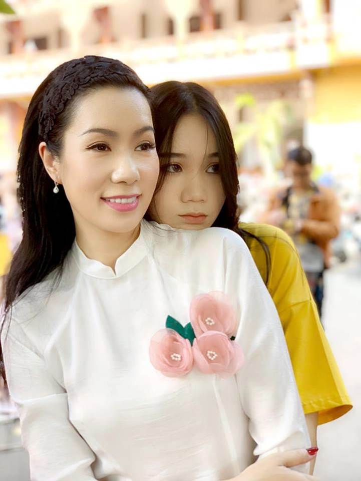 Con gái 16 tuổi của Trịnh Kim Chi cao 1,72 m, xinh xắn và học giỏi-1