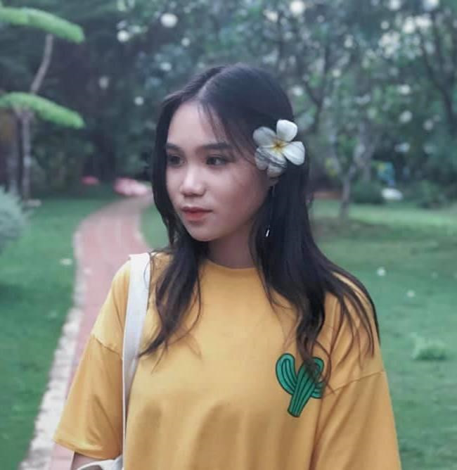 Con gái 16 tuổi của Trịnh Kim Chi cao 1,72 m, xinh xắn và học giỏi-2