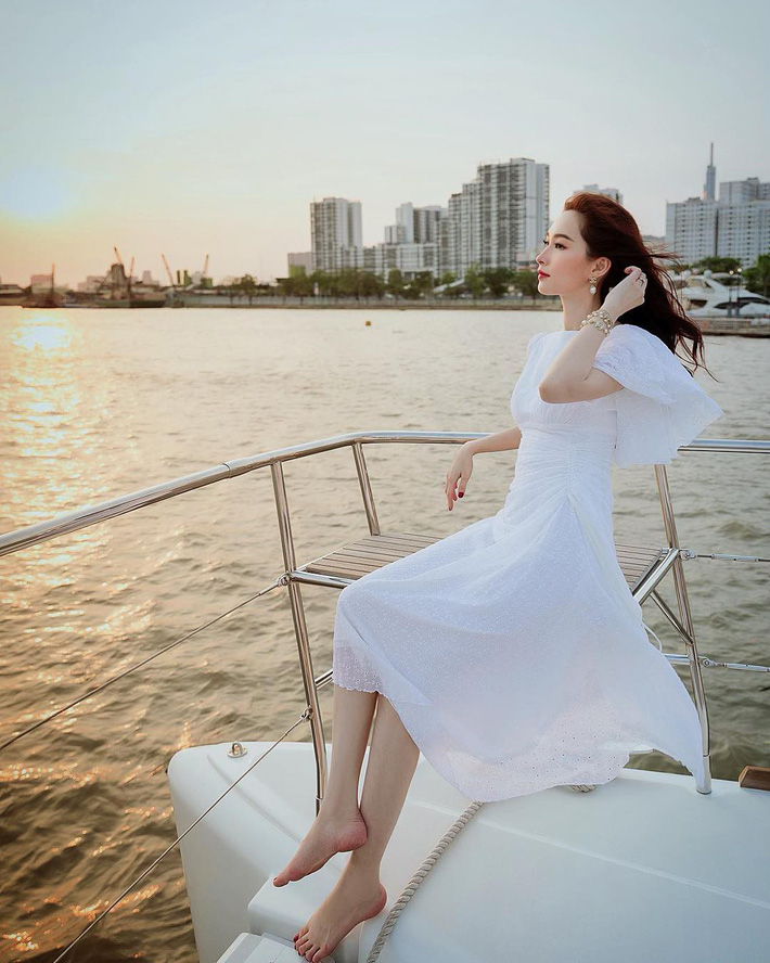 Loạt sao Việt gián tiếp gợi ý cho các chị em những mẫu váy liền đáng sắm nhất trong hè này-12