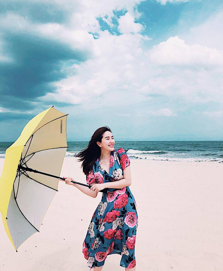 Loạt sao Việt gián tiếp gợi ý cho các chị em những mẫu váy liền đáng sắm nhất trong hè này-15