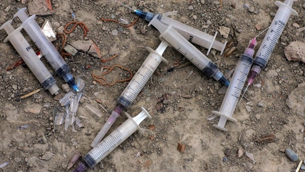 Bị kim tiêm, vật nhọn đâm, nghi ngờ nhiễm HIV thì cần làm những gì để phòng tránh nguy hiểm?-2