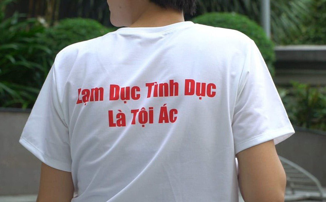 Cư dân chung cư nguyên Viện phó VKS sàm sỡ bé gái mặc áo đồng phục phản đối lạm dụng tình dục-1