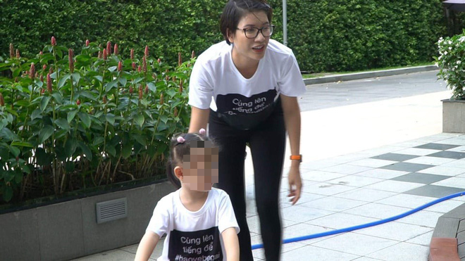 Cư dân chung cư nguyên Viện phó VKS sàm sỡ bé gái mặc áo đồng phục phản đối lạm dụng tình dục-3