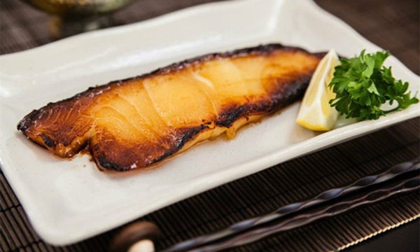 Bé 11 tuổi bị dị ứng thực phẩm đã tử vong sau khi hít mùi cá nấu-2