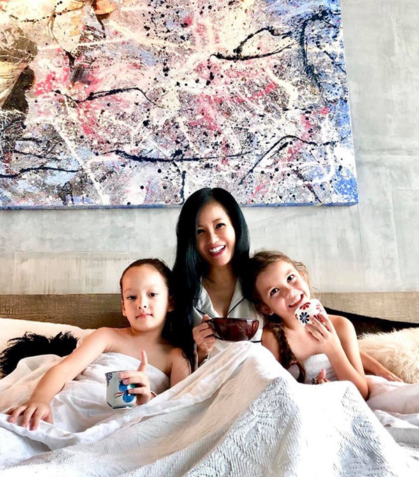 Nghẹn ngào dòng tâm sự của Hồng Nhung trong ngày sinh nhật của hai con: Các con 7 tuổi, mẹ dựa vào các con-3