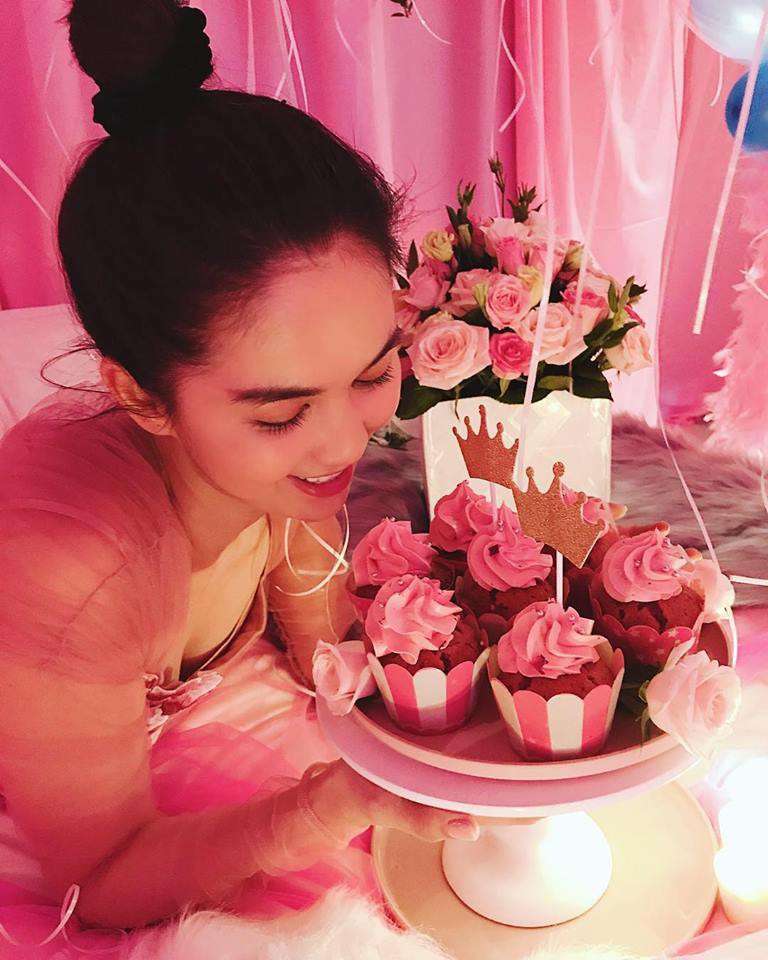 Muốn biết Ngọc Trinh được bạn trai đại gia chiều chuộng thế nào, xem lễ kỉ niệm 2 năm yêu nhau của họ sẽ rõ-4