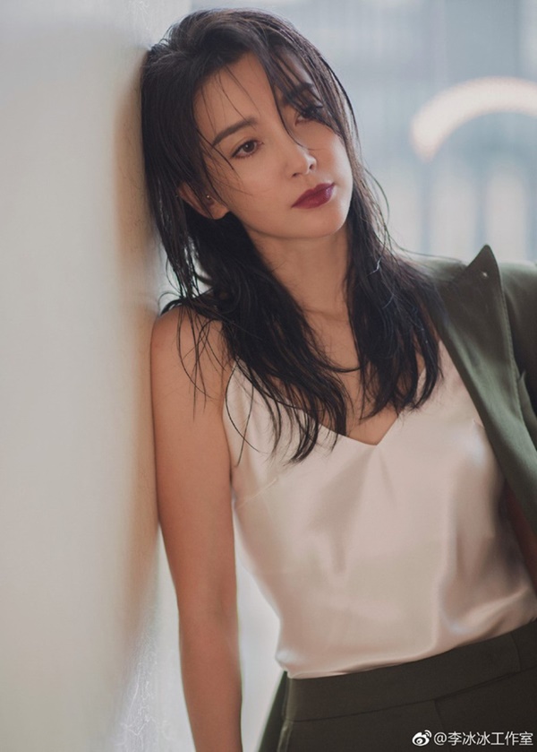 Ở tuổi U50, Lý Băng Băng vẫn đẹp nóng bỏng nhờ tuyệt chiêu giữ dáng này đây-2