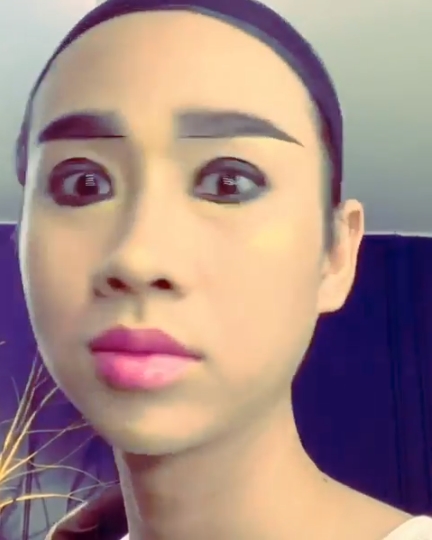 Hải Triều chào buổi sáng với khuôn mặt trang điểm vàng khè khiến fan vừa giật mình vừa buồn cười-7