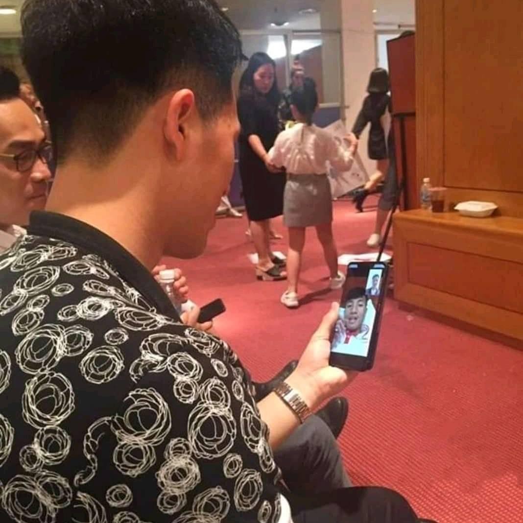 Đình Trọng làm người mẫu, Duy Mạnh trầm trồ: Tài tử điện ảnh đây rồi-2