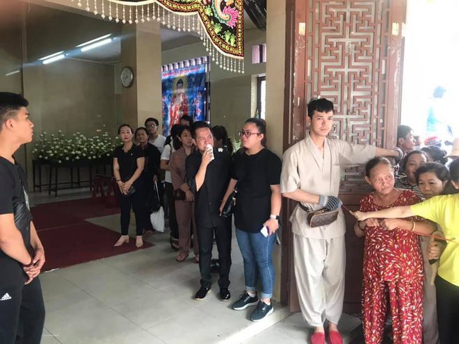 Hồng Vân, Minh Nhí khóc nghẹn trang điểm cho nghệ sĩ Anh Vũ lần cuối-13