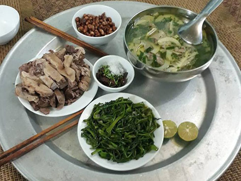 Con dâu bảo thích ăn da cá, mẹ chồng phần cho mâm cơm khiến cô khóc dở mếu dở-4