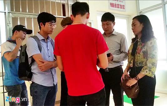 Vụ Mercedes GLA tông hàng loạt xe máy: Nạn nhân có nguy cơ tử vong-2