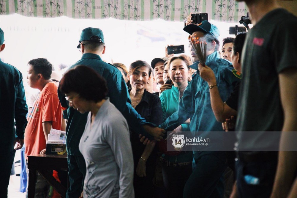 Bố Anh Vũ lộ diện, thay mặt gia đình gửi lời cám ơn bạn bè, khán giả chung tay đưa cố nghệ sĩ về đất mẹ-3