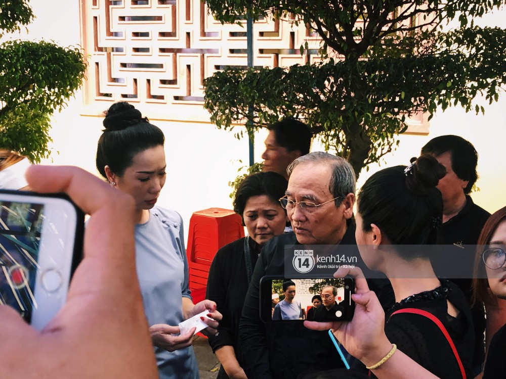 Bố Anh Vũ lộ diện, thay mặt gia đình gửi lời cám ơn bạn bè, khán giả chung tay đưa cố nghệ sĩ về đất mẹ-1