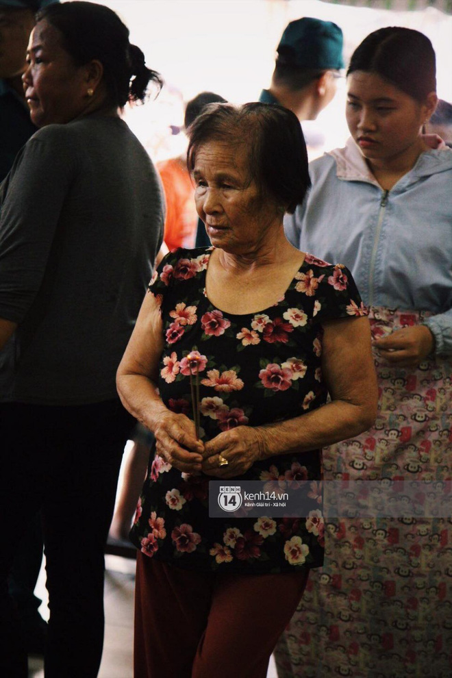 Bố Anh Vũ lộ diện, thay mặt gia đình gửi lời cám ơn bạn bè, khán giả chung tay đưa cố nghệ sĩ về đất mẹ-5