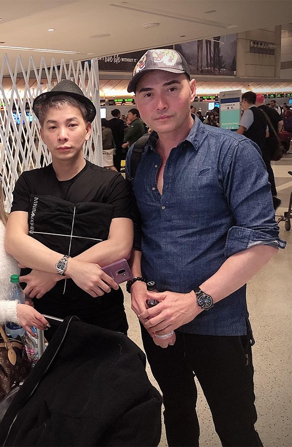 Chia sẻ của bạn thân khi đưa di hài nghệ sĩ Anh Vũ từ Mỹ rồi quá cảnh ở Hồng Kông trước khi về nước-1