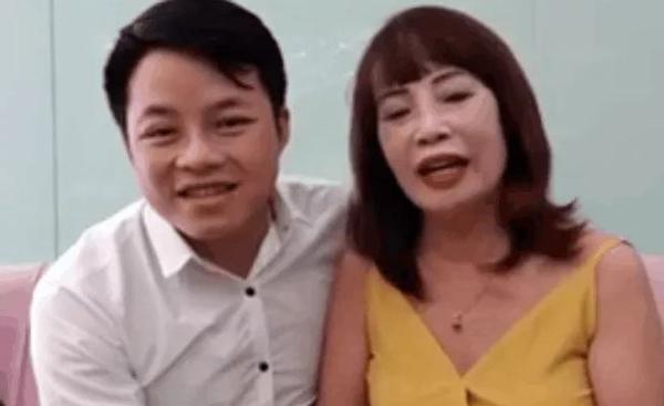 Cô dâu 62 tuổi bất ngờ báo mang bầu cho chồng trẻ, mong dân mạng chúc phúc cho kì tích-1