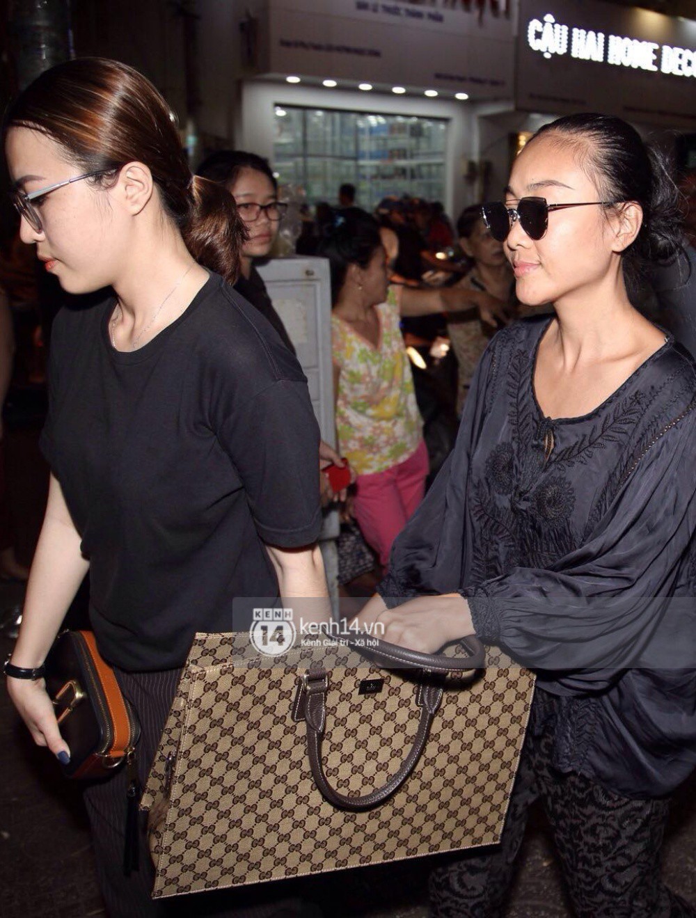 Bạn bè nghệ sĩ lặng người, bật khóc trong tang lễ cố diễn viên Anh Vũ-23