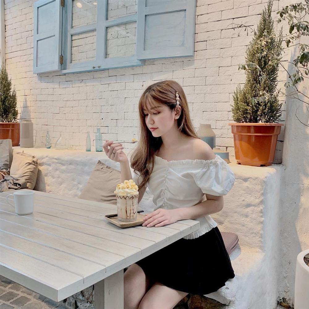 Cùng lăng-xê áo tay bồng khoét ngực sâu hút, Jun Vũ ghi điểm - Khánh Linh lộ thân hình gầy guộc đáng lo-9