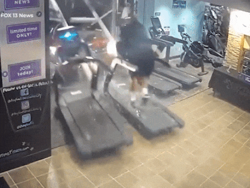 Nữ tài xế lái Mercedes tông thẳng phòng gym, suýt làm chết người