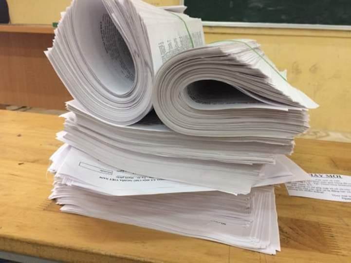 Thời tiết có 4 mùa, nhưng học sinh còn có mùa điền hồ sơ thi Đại học-1