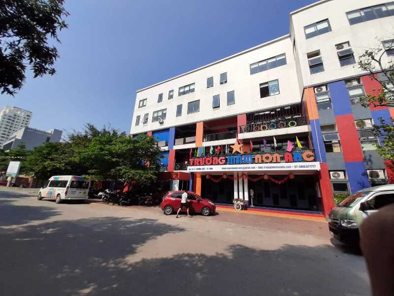 Đuổi học trẻ 5 tuổi vì gia đình nợ 40 triệu tiền học phí: Nhà trường mời” bé đi học lại-1