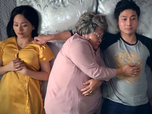 Ô tô phát nổ sau khi va chạm vào nhau trong hầm đường bộ-1