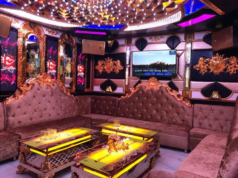 Vụ tạm giữ đại gia đeo vàng nhiều nhất Việt Nam: Phát hiện hàng chục thanh niên phê ma túy trong karaoke của Phúc XO-2